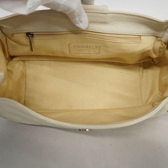 Chanel Chain Shoulder Bag Leather Ivory Silver Metal Fittings - Picture 4 of 7